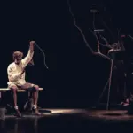 "Poi" por Cía. D’estro. Teatro de calle y peonzas.